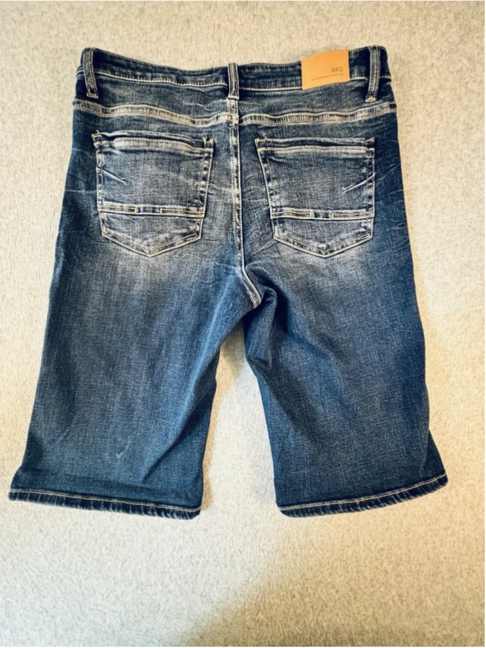 BKE Denim Womens 29 Bermuda Jean Shorts Medium Wash Stretch Long Jorts Buckle